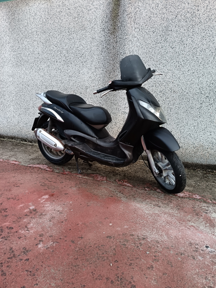 Piaggio Beverly 125 Sport Scooter 124cc Patente A1/B - Nero Usato Pronta Consegna