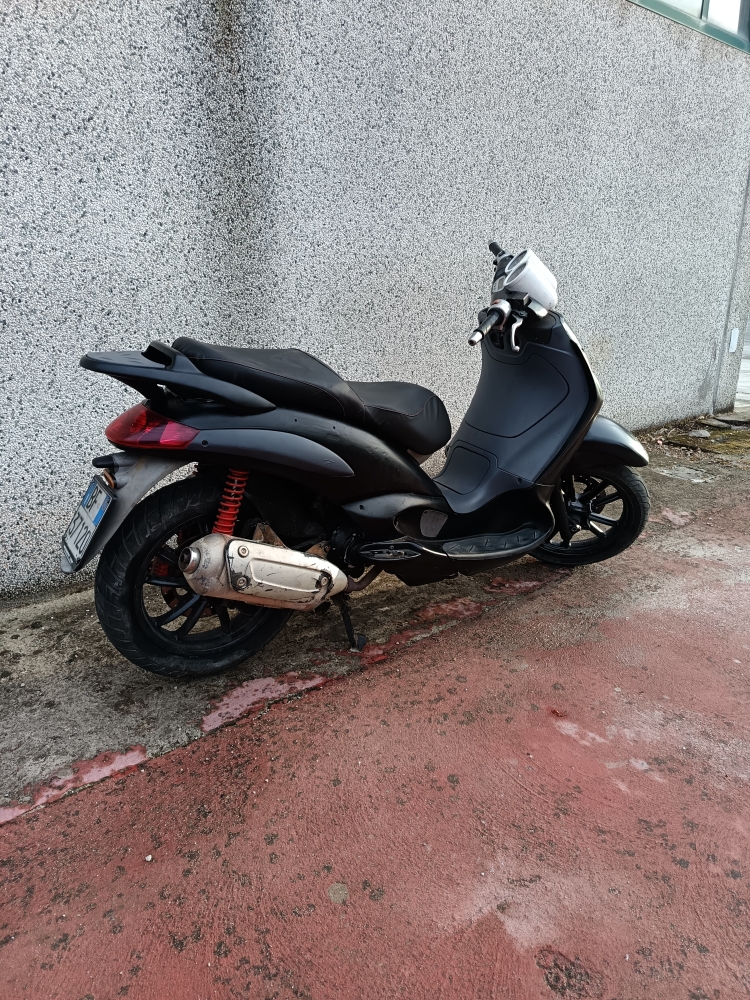 Piaggio Beverly 200 Scooter 200cc Patente A2 - Nero Usato Pronta Consegna - immagine 5